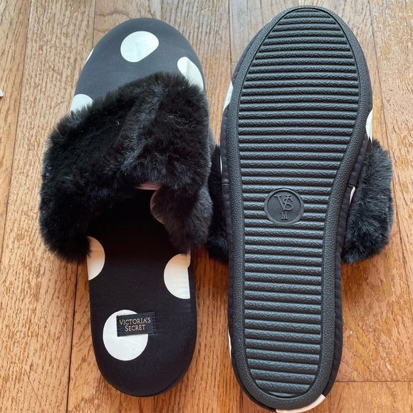 NWT victoria’s secret slippers - Picture 3 of 3